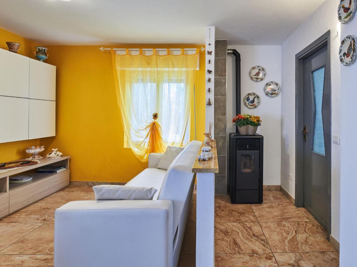 Apartment Casa Del Pergulin - Lmz325 By Interhome Verceia Bagian luar foto
