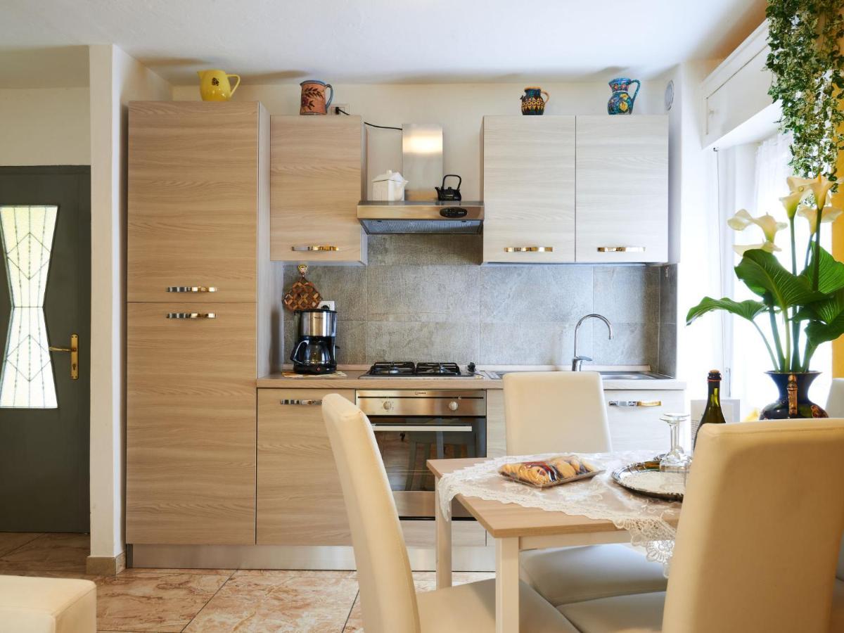 Apartment Casa Del Pergulin - Lmz325 By Interhome Verceia Bagian luar foto