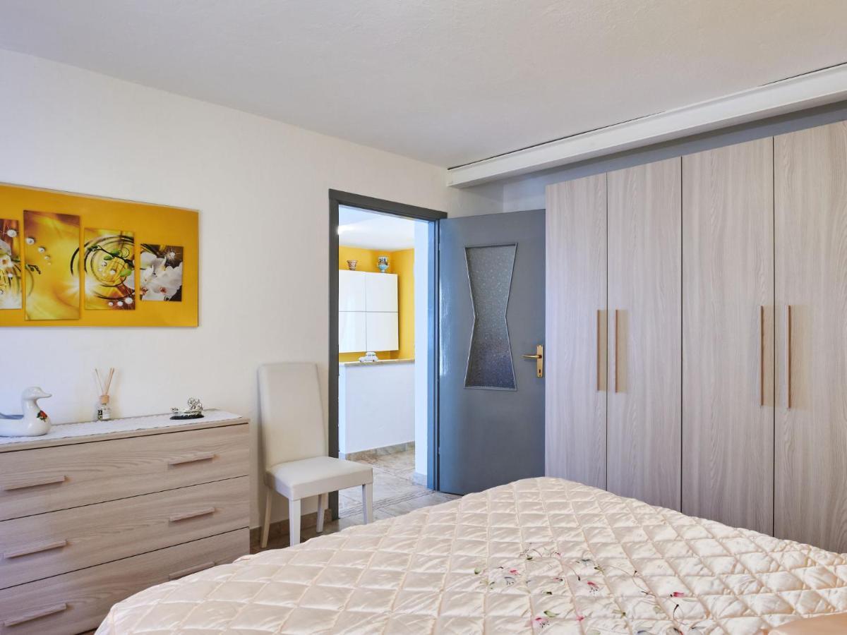 Apartment Casa Del Pergulin - Lmz325 By Interhome Verceia Bagian luar foto